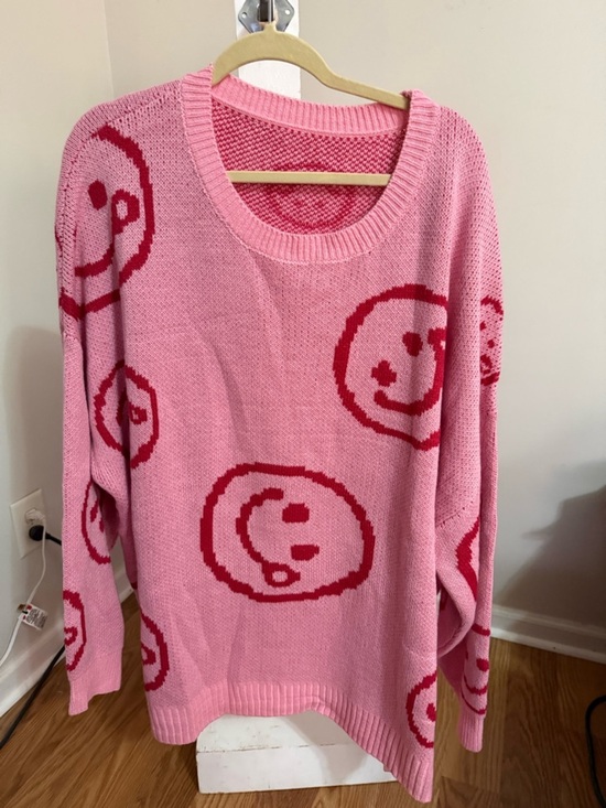 BloomChic Sweaters - NWT Bloomchic Smiley Face Sweater